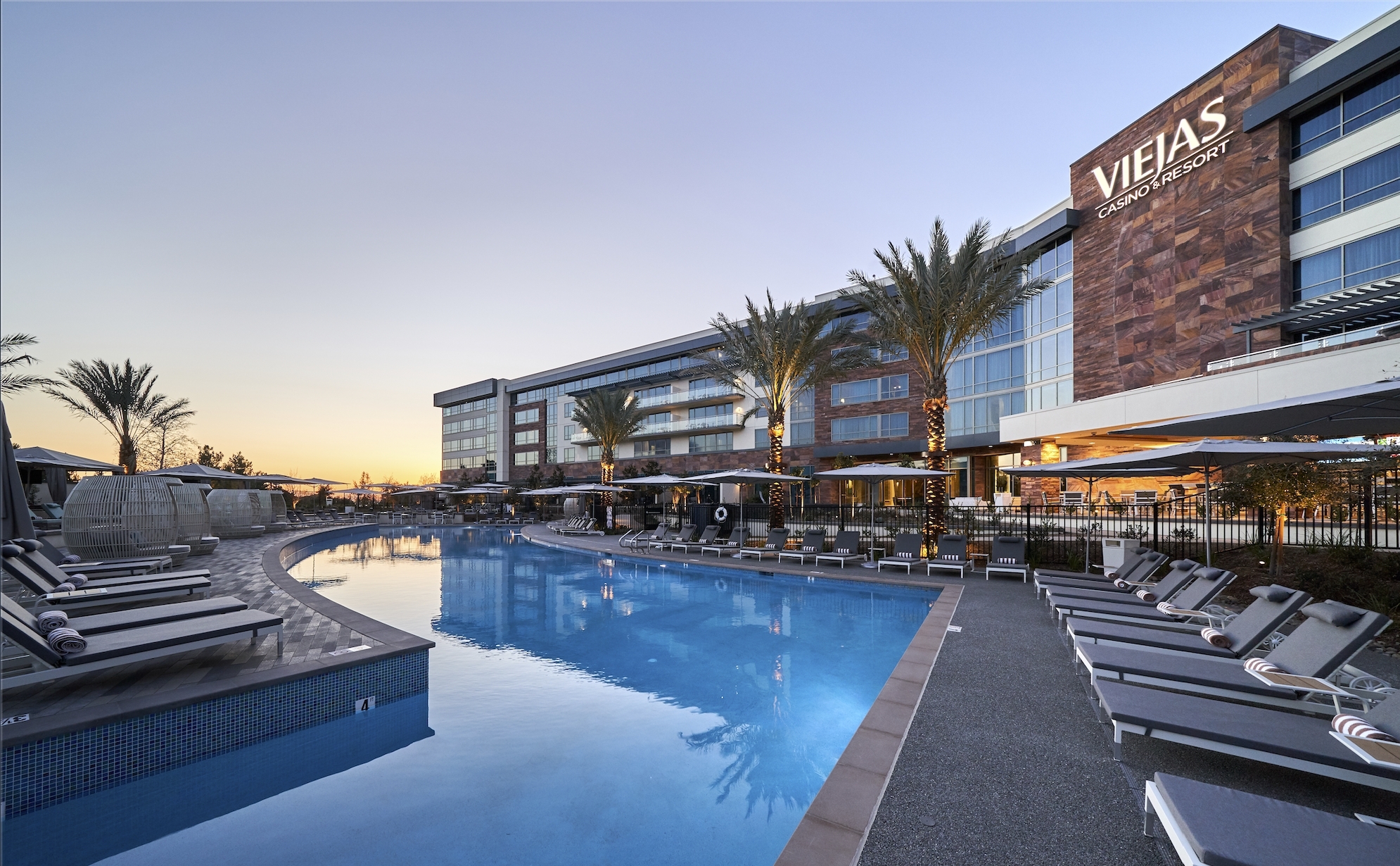 hotel near viejas casino